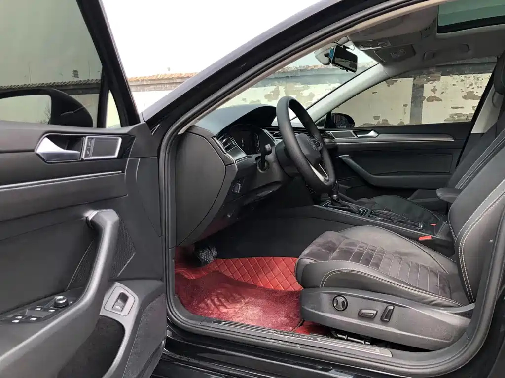 VOLKSWAGEN MAGOTAN 2021