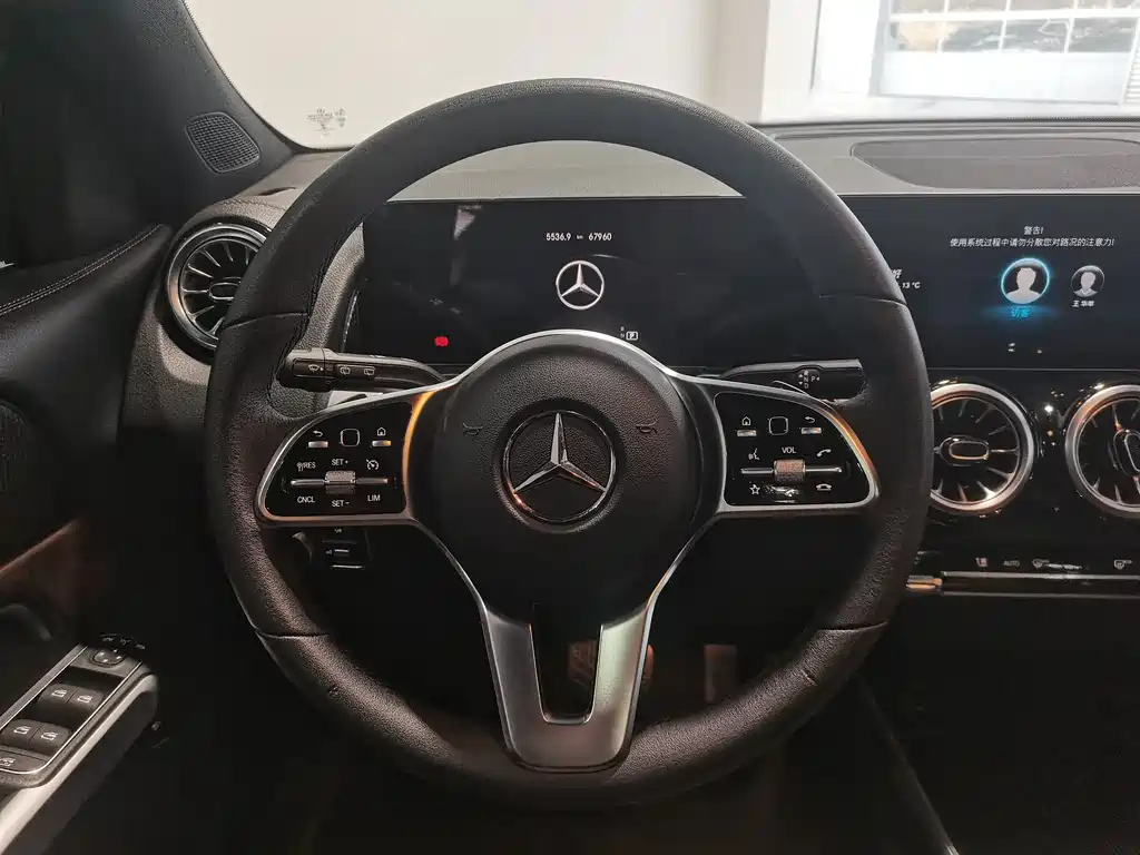 MERCEDES BENZ GLB 2022