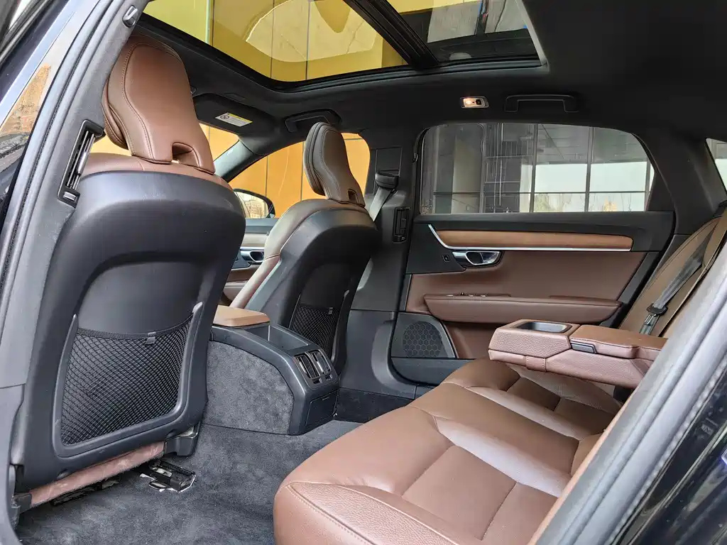 VOLVO S90 2021