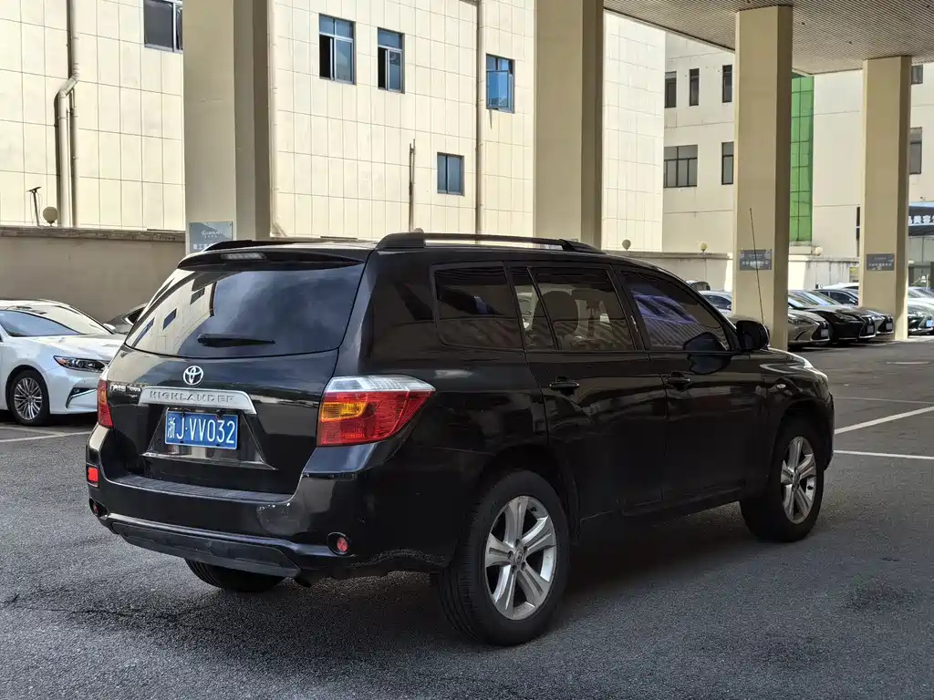 TOYOTA HIGHLANDER 2010