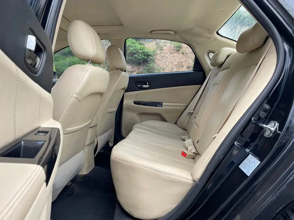CHANGAN EADO 2015