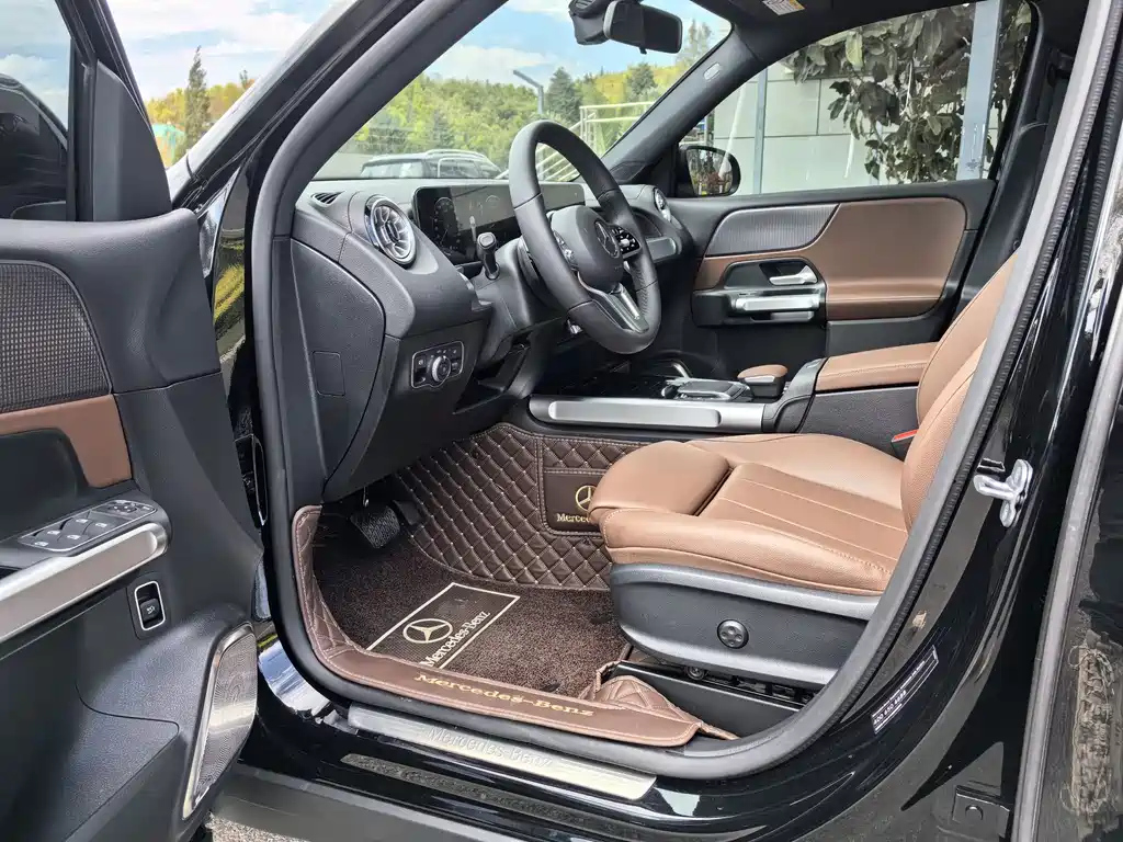 MERCEDES BENZ GLB 2023