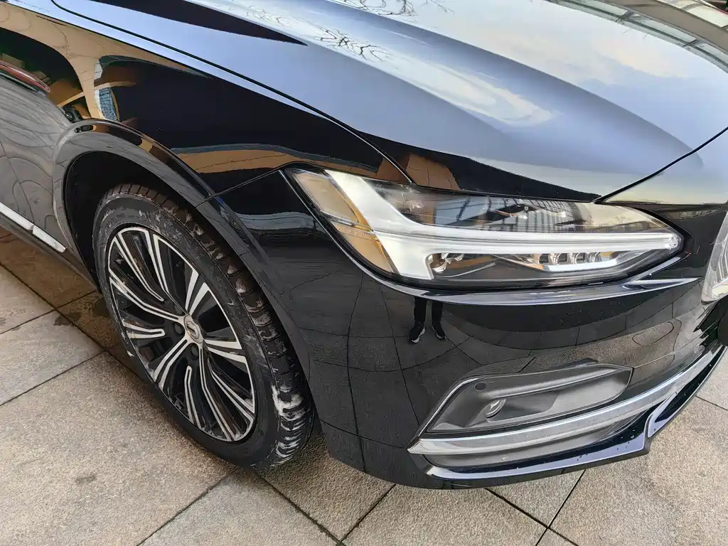 VOLVO S90 2021