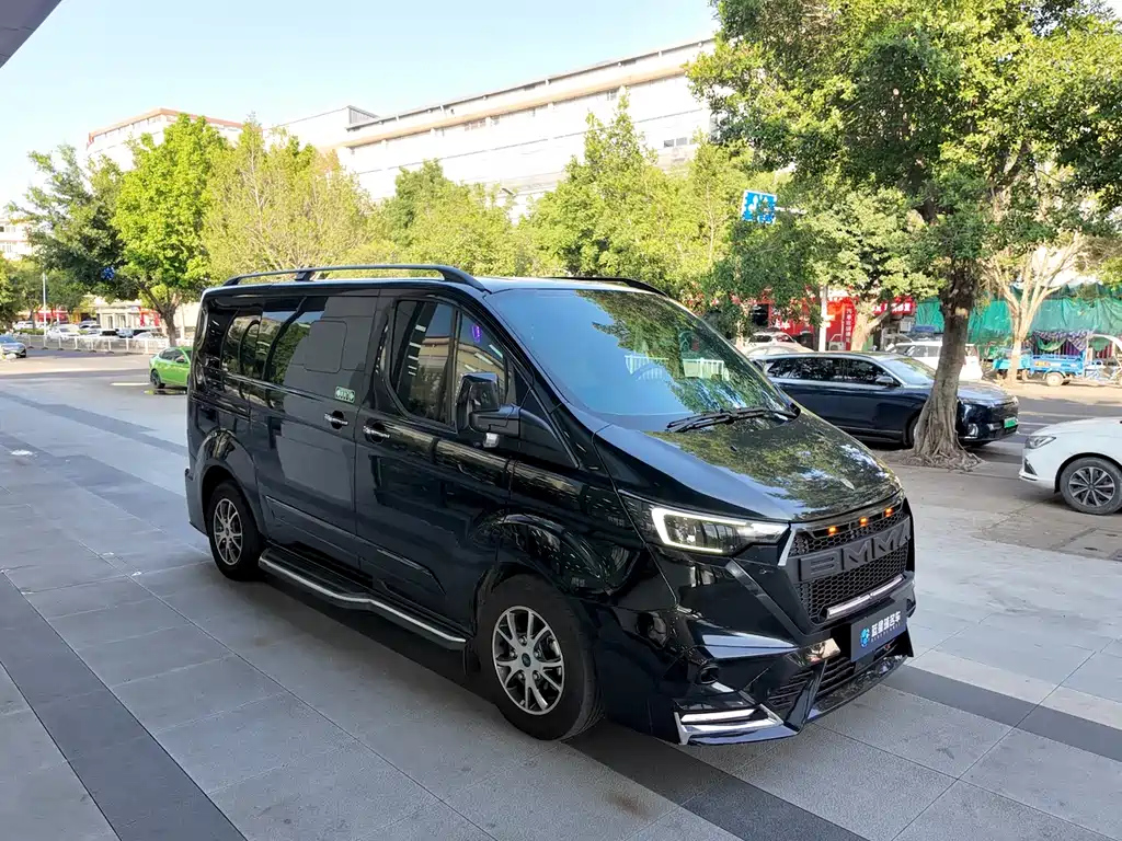FORD TOUREO 2024