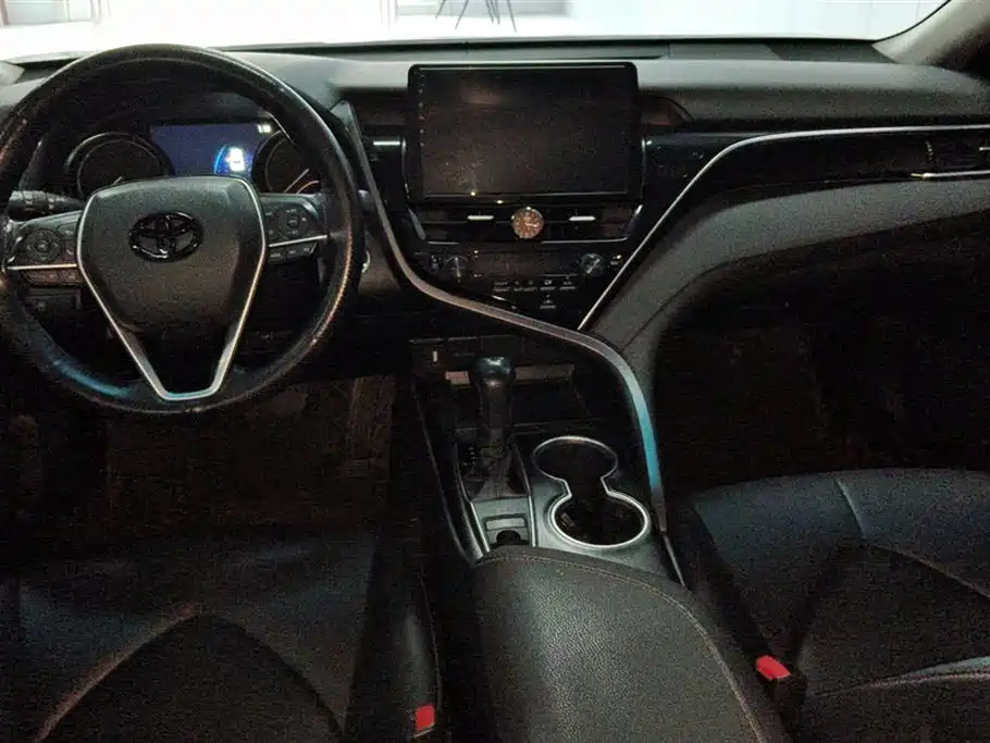 TOYOTA CAMRY 2021