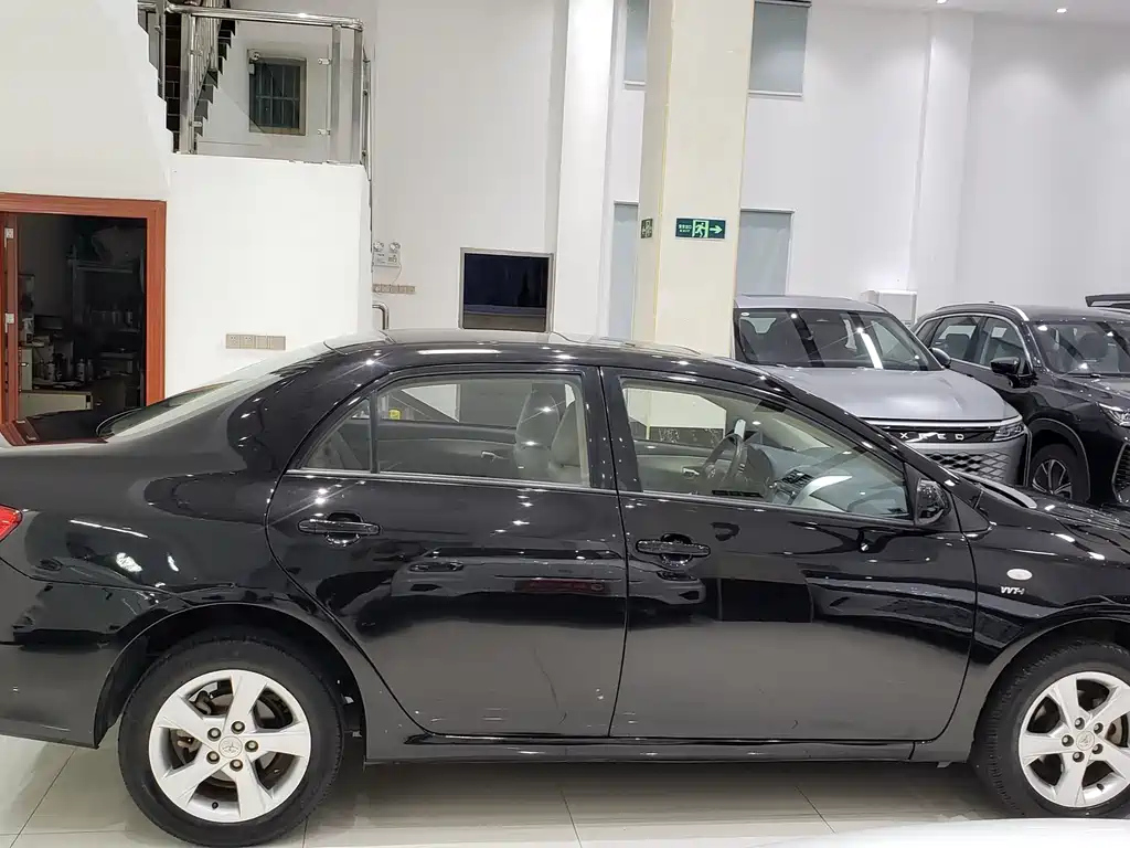TOYOTA COROLLA 2013