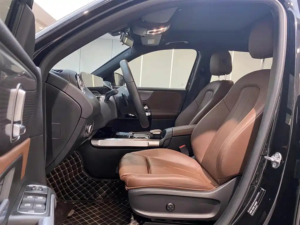 MERCEDES BENZ GLB 2021