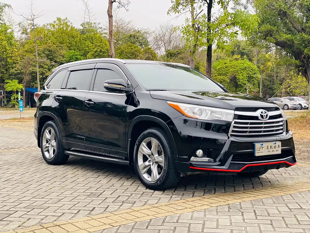 TOYOTA HIGHLANDER 2017