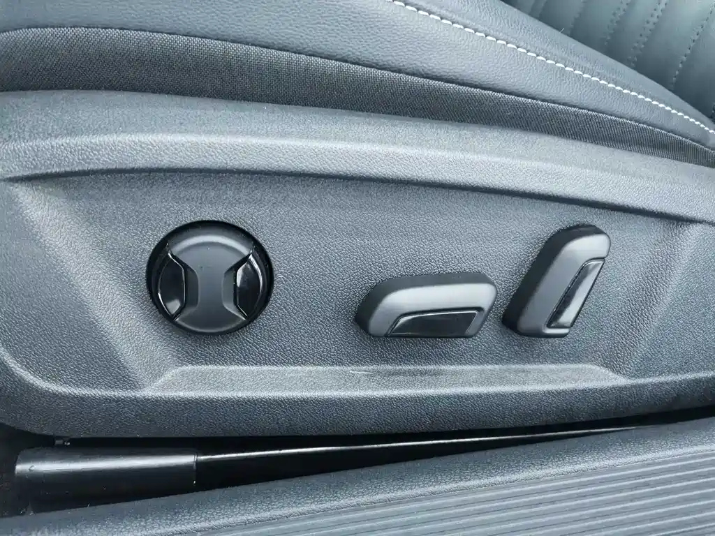 VOLKSWAGEN PASSAT 2022