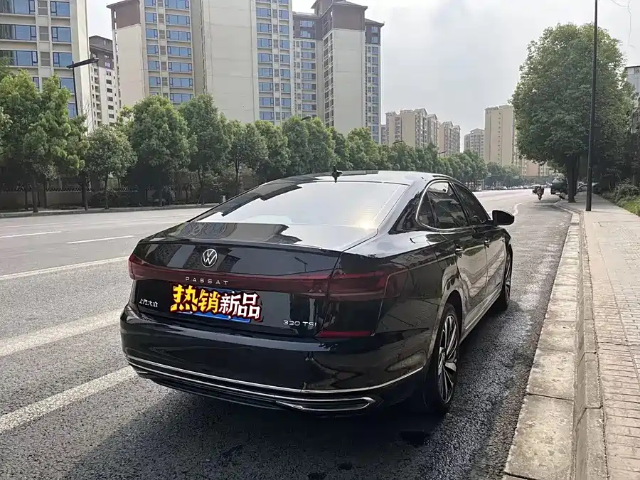 VOLKSWAGEN PASSAT 2022