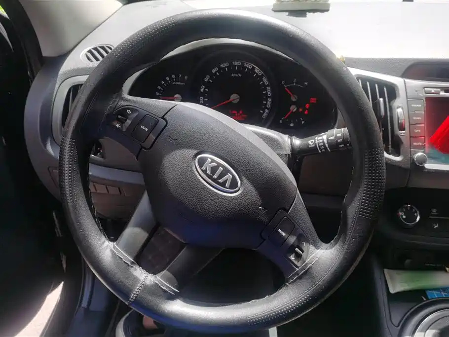 KIA SPORTAGE 2012