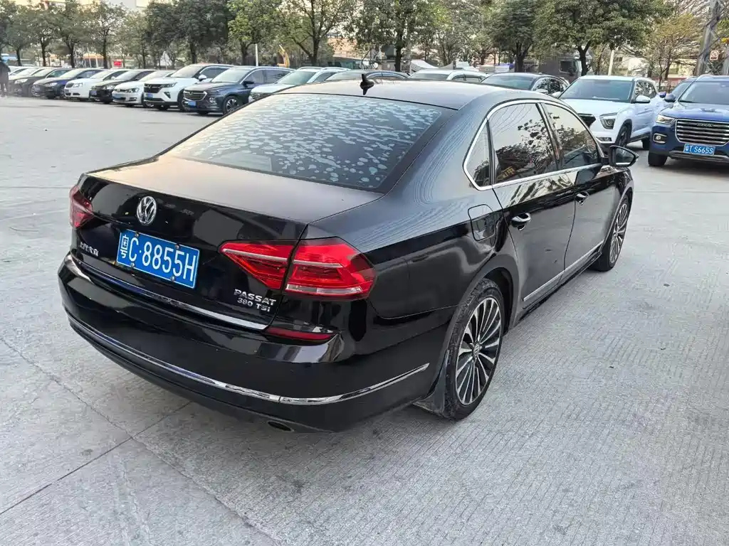 VOLKSWAGEN PASSAT 2016