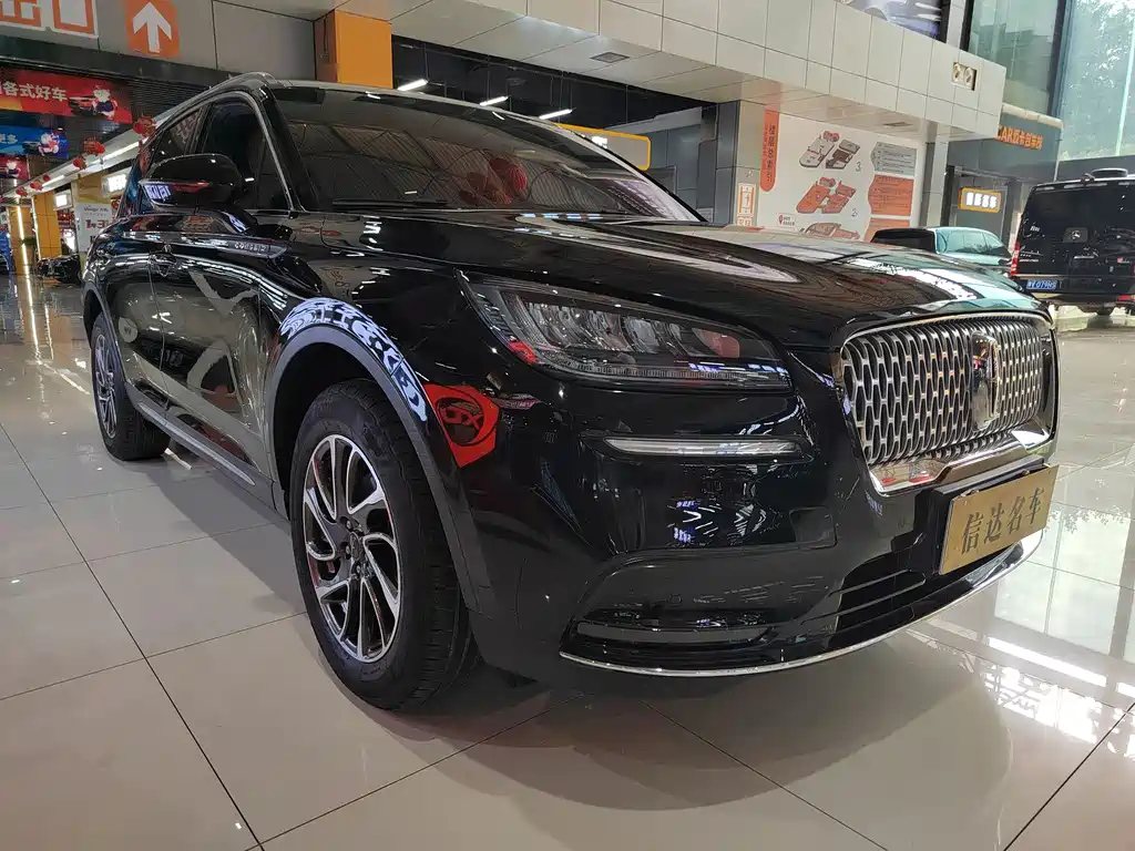 LINCOLN ADVENTURER 2021