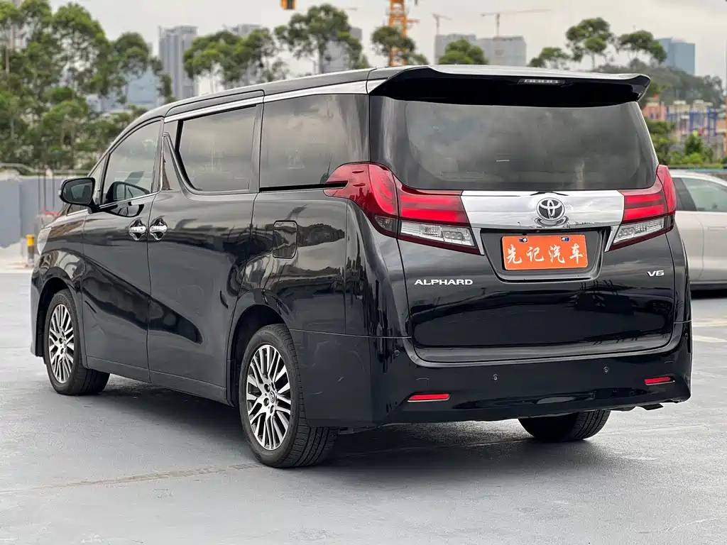 TOYOTA ALPHARD 2017