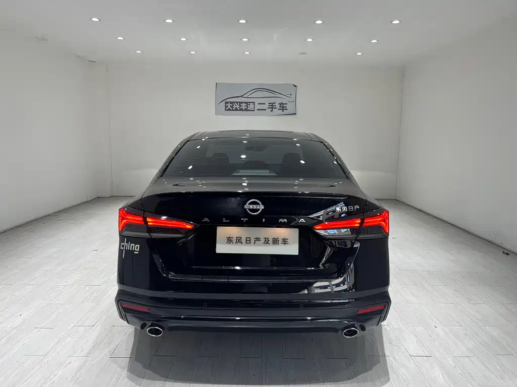 NISSAN TEANA 2023