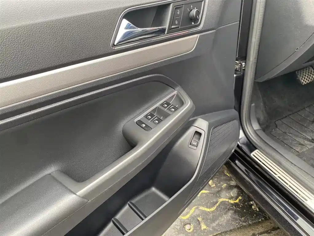VOLKSWAGEN LAVIDA 2018
