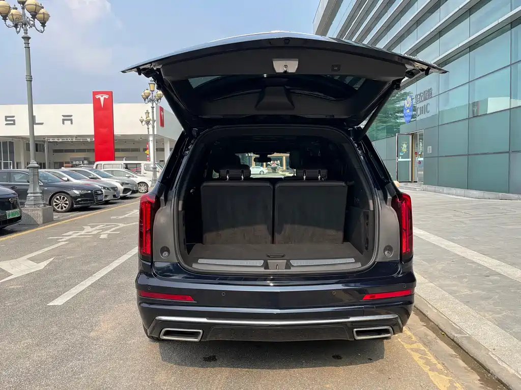 CADILLAC XT6 2021