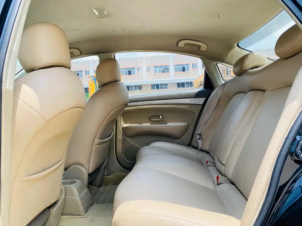 NISSAN SYLPHY 2014