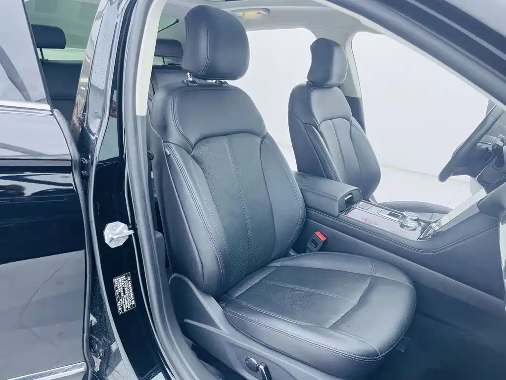 FORD TAURUS 2020