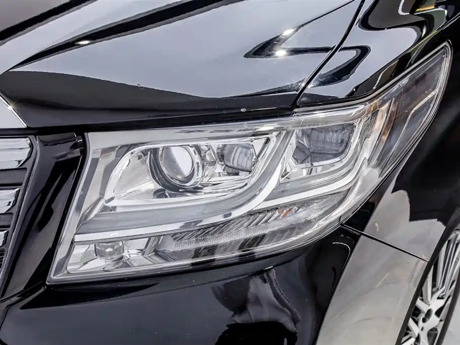 TOYOTA ALPHARD 2015