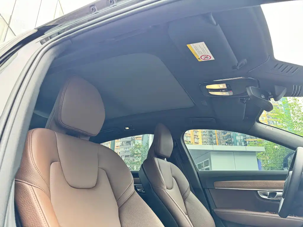 VOLVO S90 2022