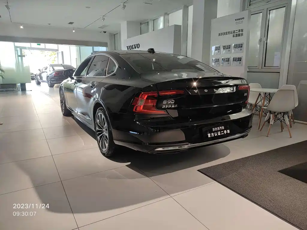 VOLVO S90 2022