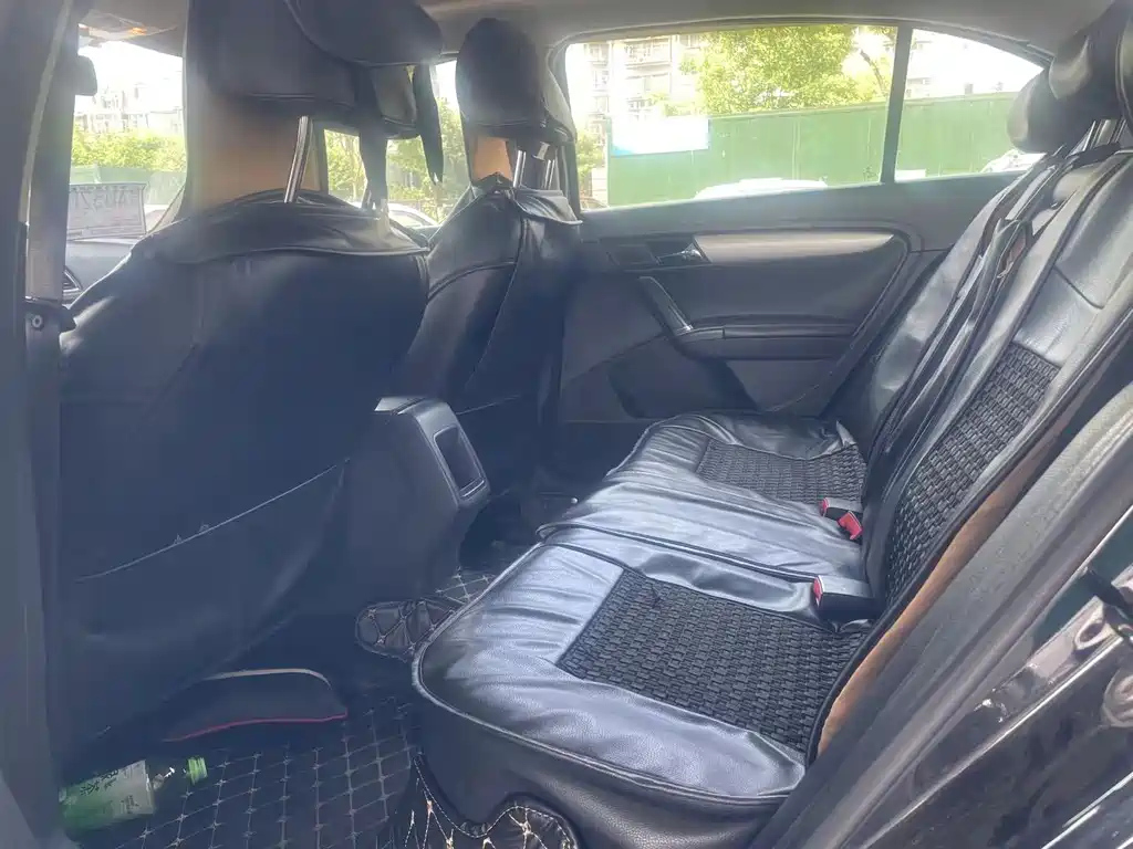 VOLKSWAGEN LAVIDA 2014