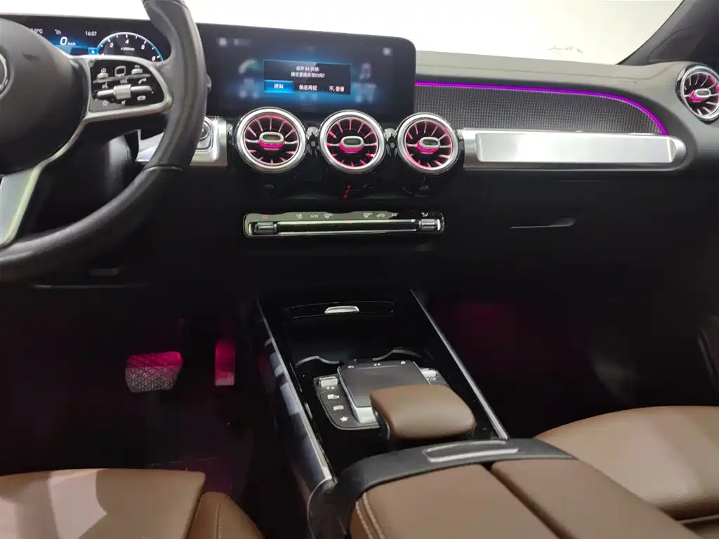 MERCEDES BENZ GLB 2021