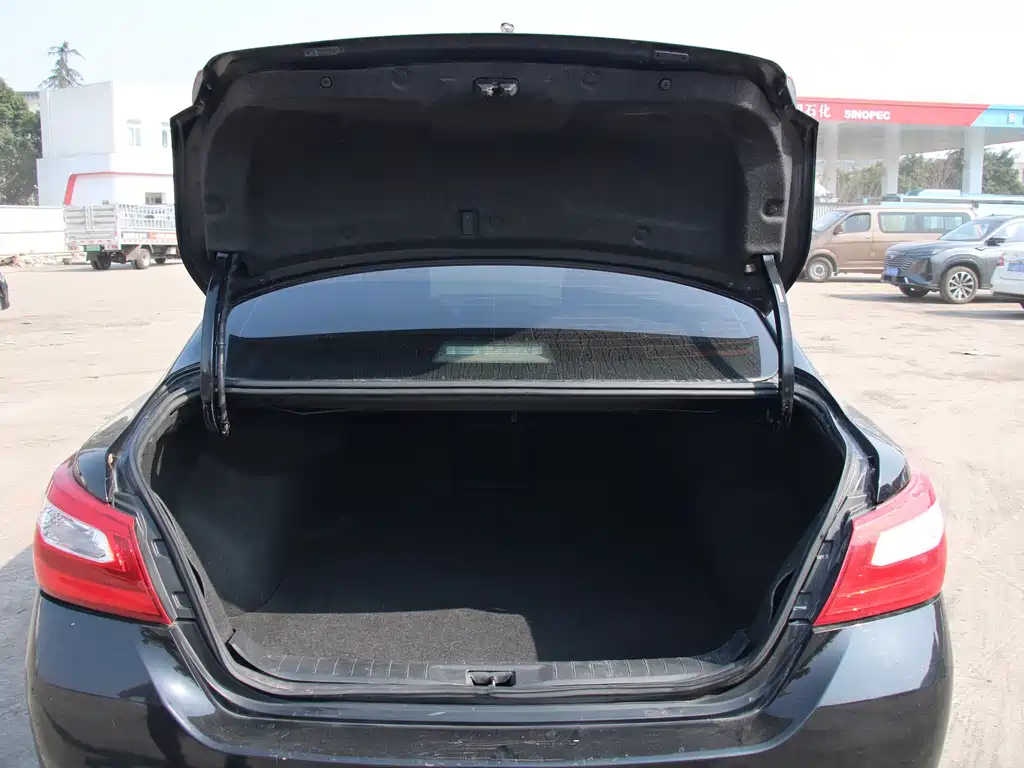 NISSAN TEANA 2018