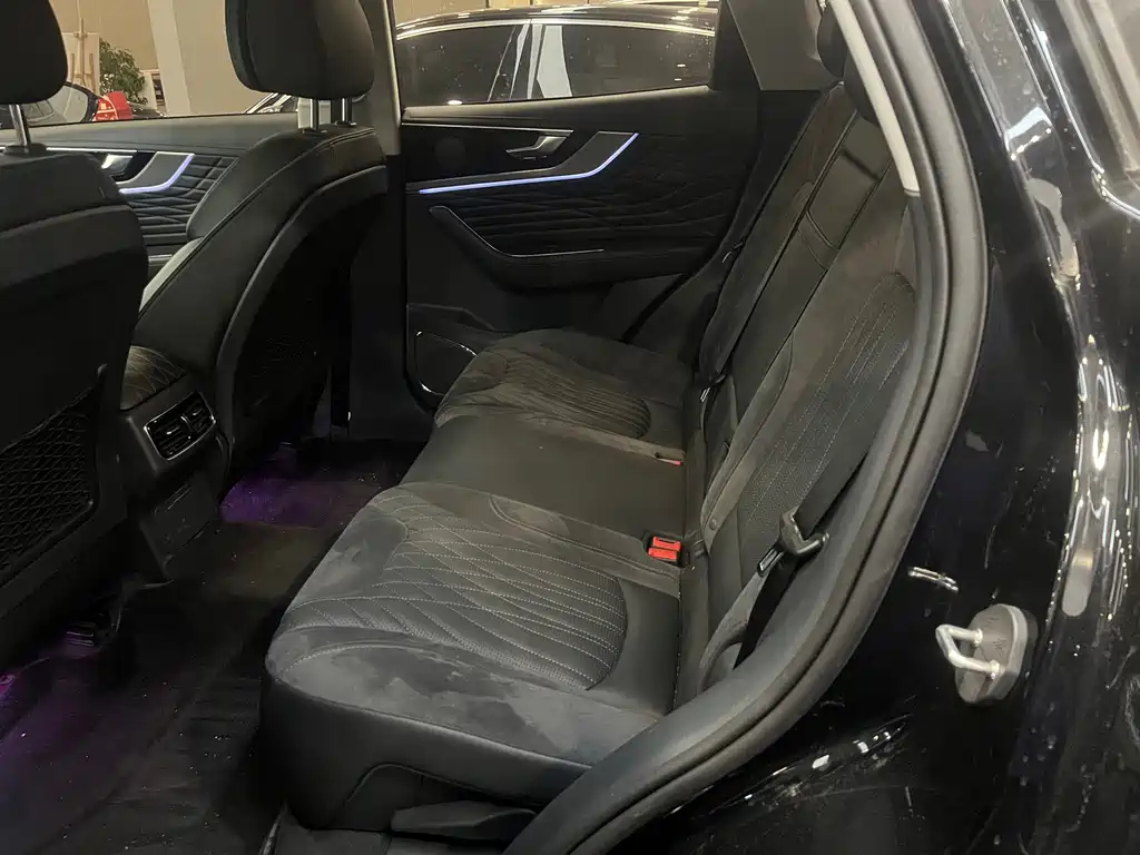 HONGQI HS5 2023
