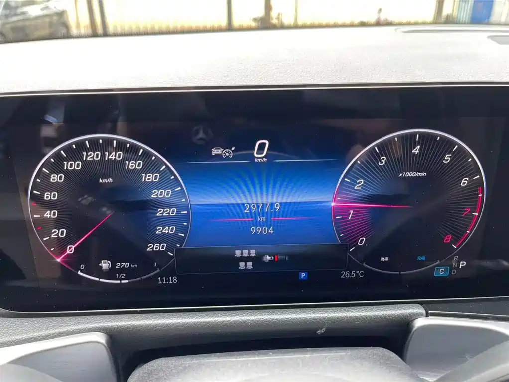 MERCEDES BENZ GLB 2024