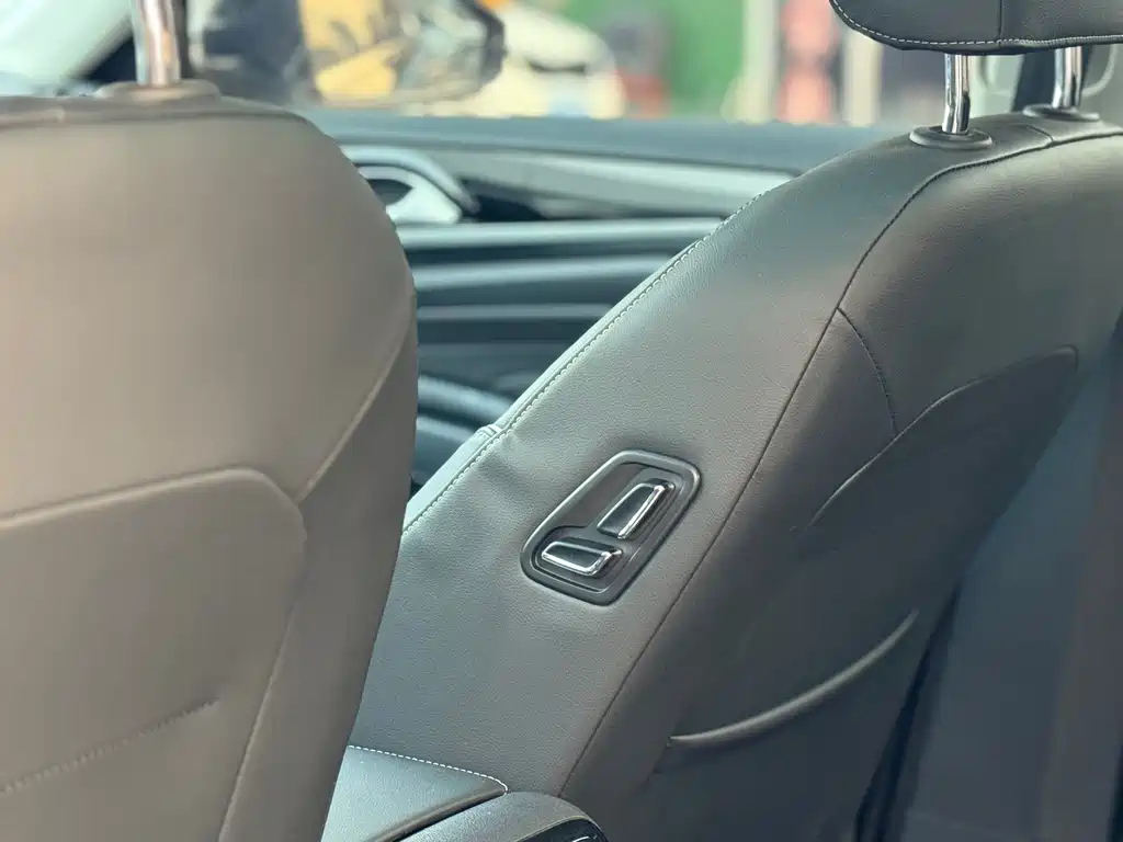 VOLKSWAGEN PASSAT 2022