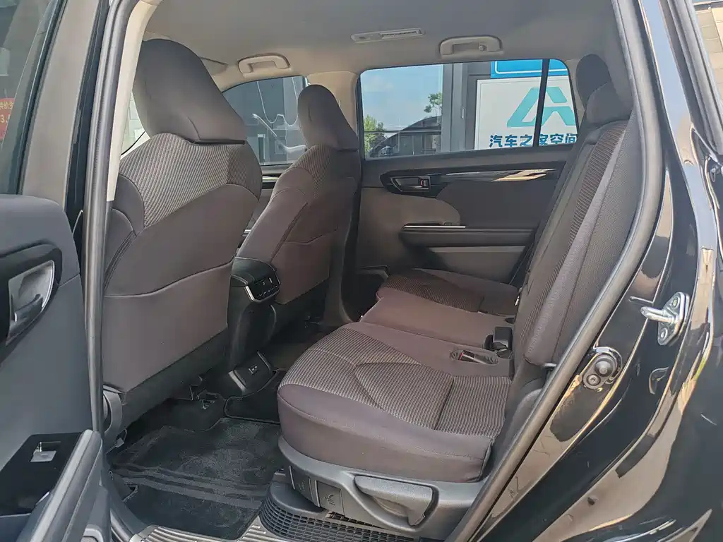 TOYOTA HIGHLANDER 2023