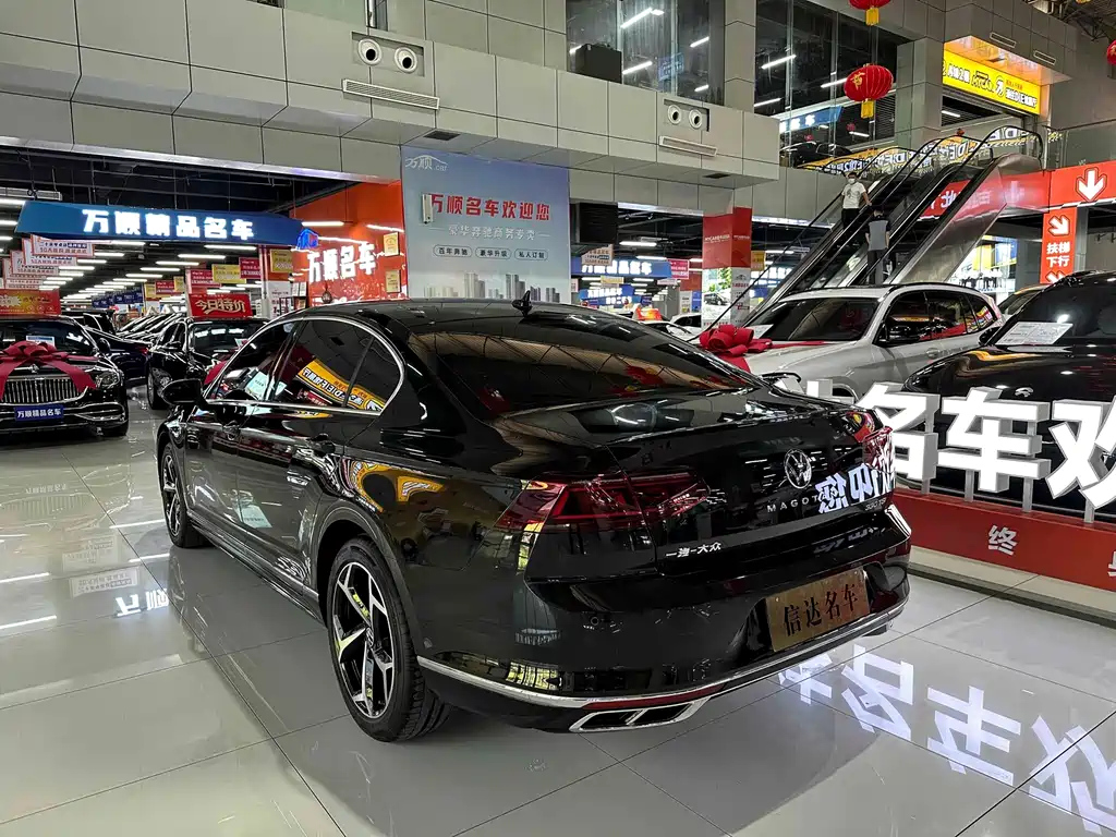 VOLKSWAGEN MAGOTAN 2023