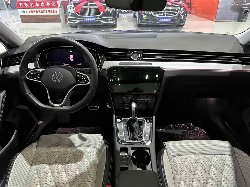 VOLKSWAGEN MAGOTAN 2023