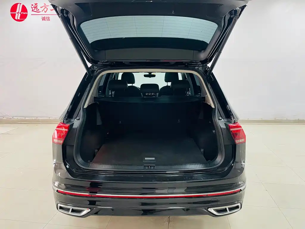 VOLKSWAGEN TIGUAN L 2021
