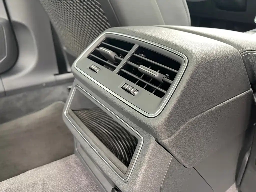 AUDI A6L 2023