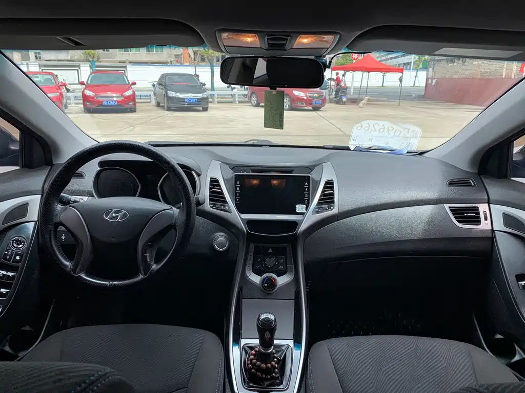 HYUNDAI ELANTRA 2013