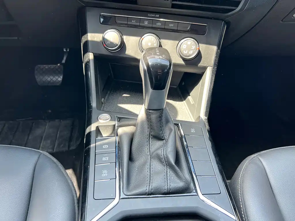 VOLKSWAGEN PASSAT 2021