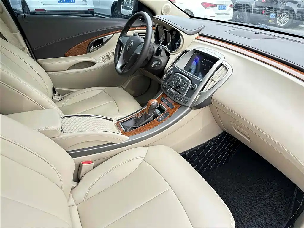 BUICK LACROSSE 2012
