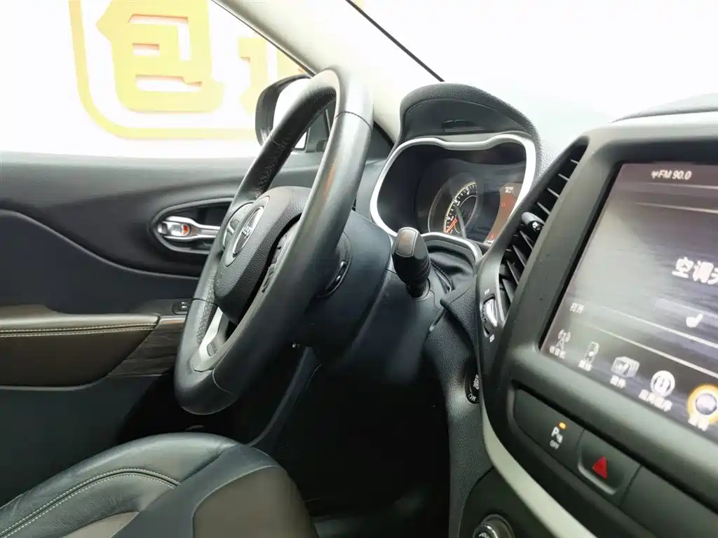 JEEP CHEROKEE 2019
