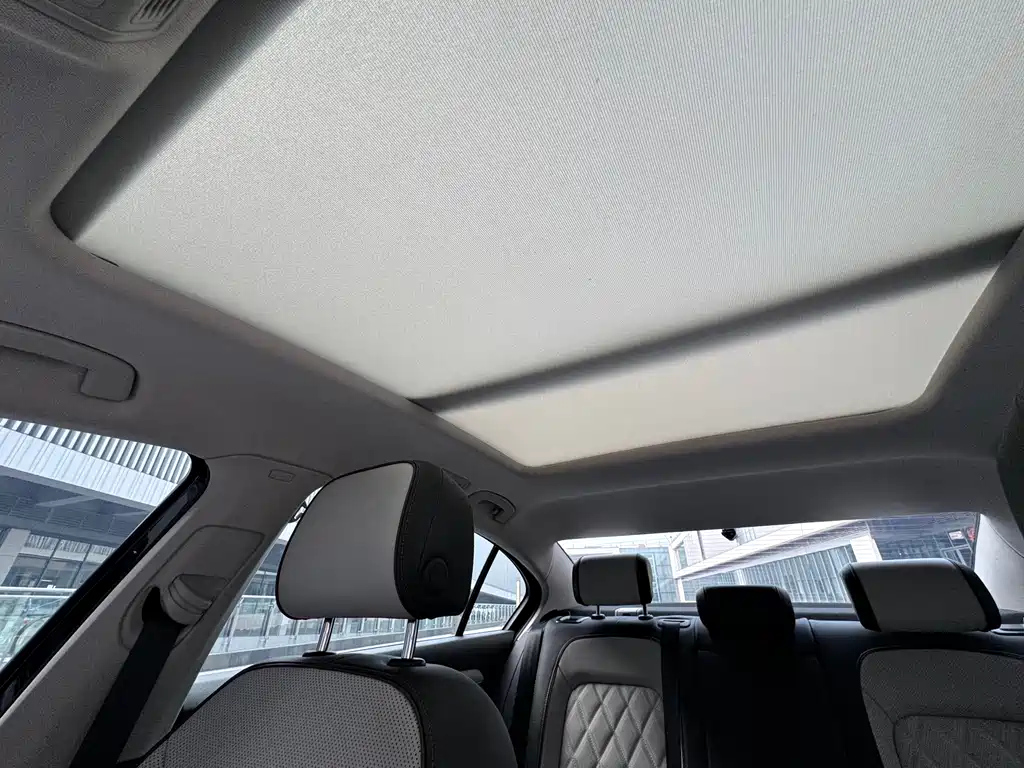 VOLKSWAGEN MAGOTAN 2023