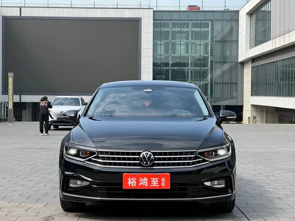 VOLKSWAGEN MAGOTAN 2023