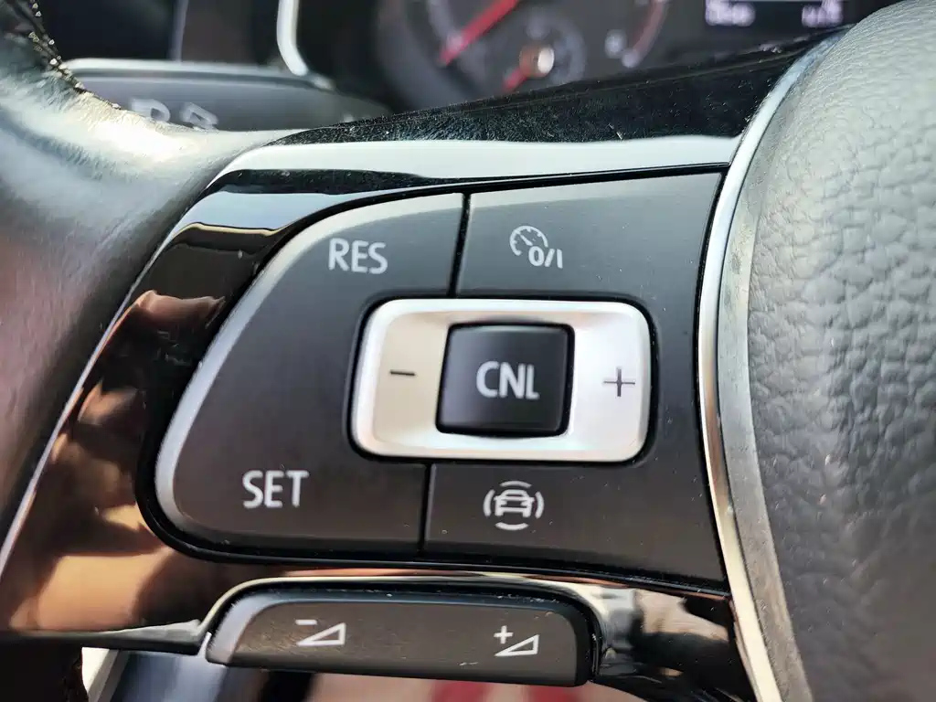 VOLKSWAGEN SAGITAR 2020