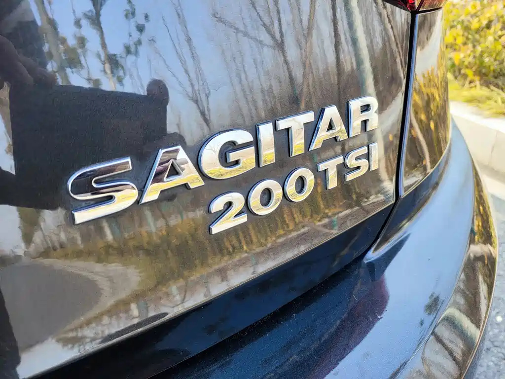 VOLKSWAGEN SAGITAR 2020