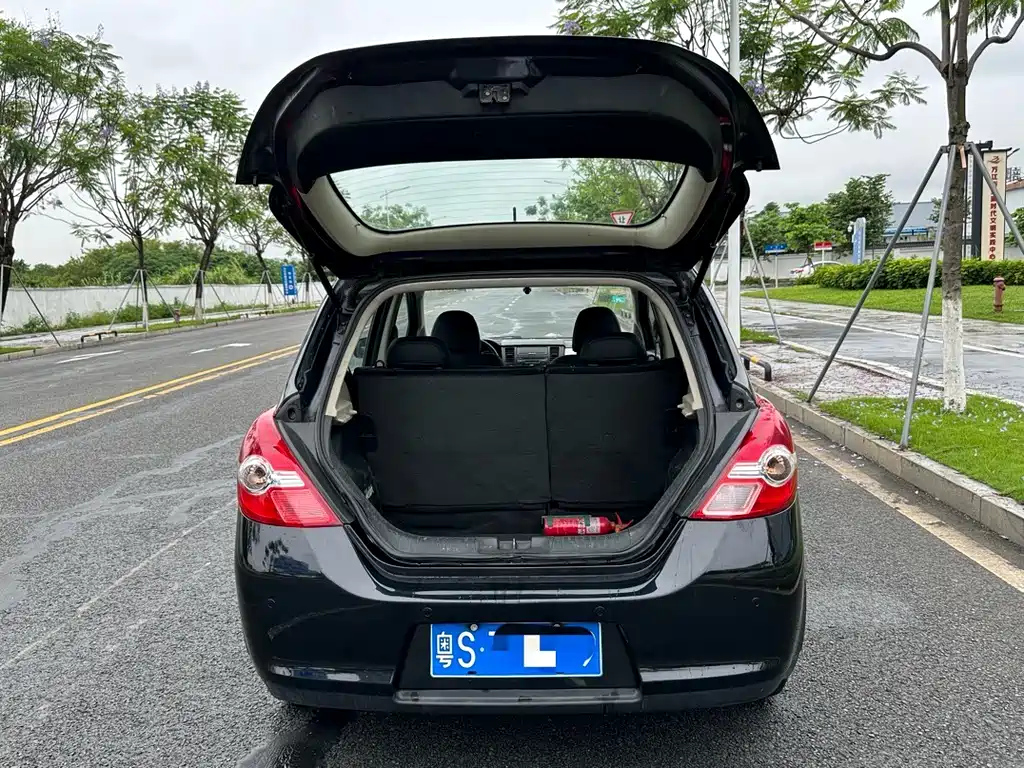 NISSAN TIIDA TIIDA 2010