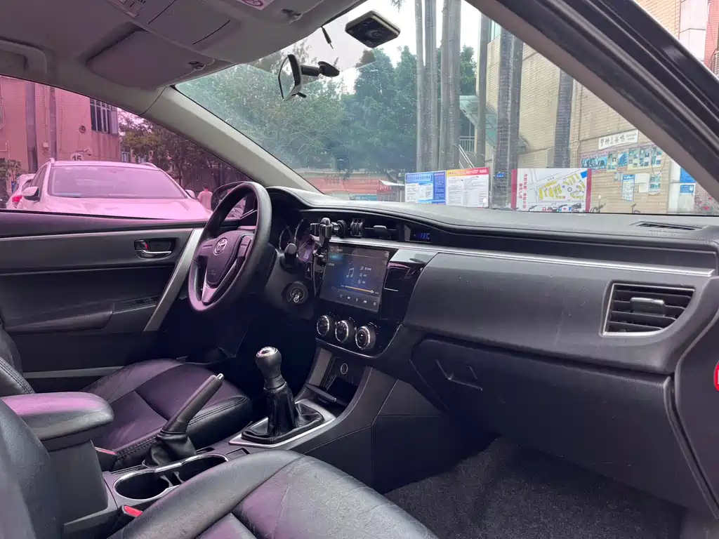 TOYOTA COROLLA 2016