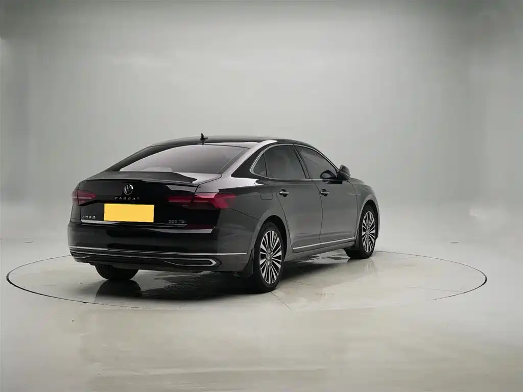 VOLKSWAGEN PASSAT 2021