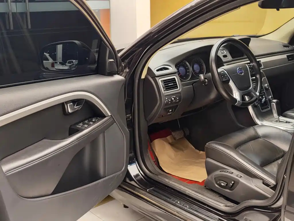 VOLVO S80L 2013