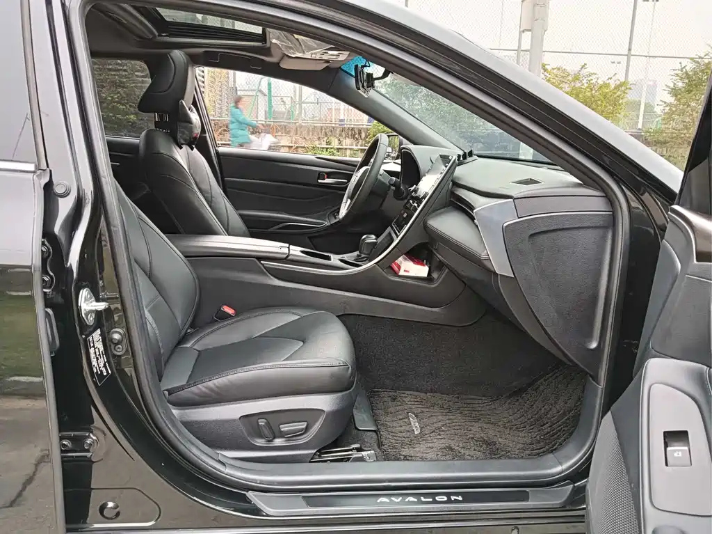TOYOTA AVALON 2021